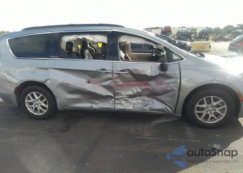 2021 Chrysler Voyager Lxi z USA, uszkodzony, nr VIN 2C4RC1DG6MR506262